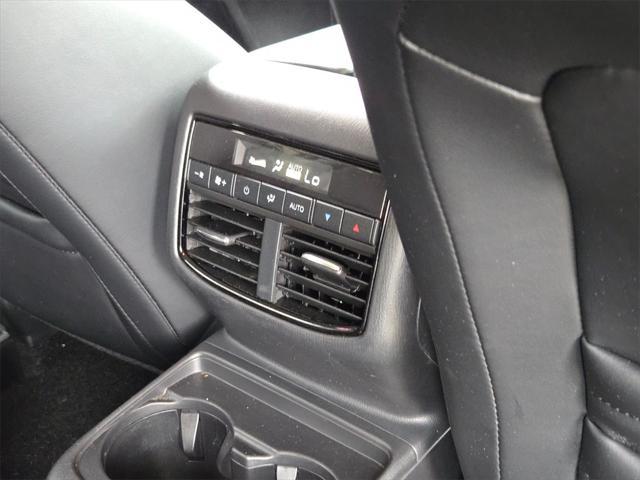 Photo of 2022 Snowflake White Pearl Mica Mazda CX-9