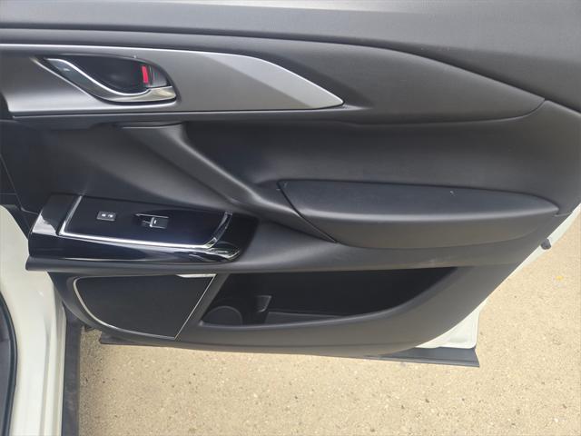 Photo of 2022 Snowflake White Pearl Mica Mazda CX-9