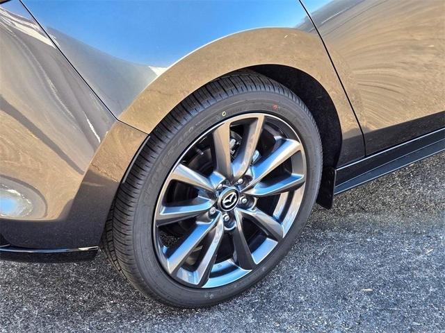 Photo of 2025 Machine Gray Metallic Mazda Mazda3
