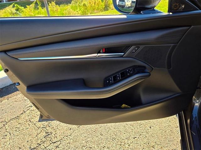 Photo of 2025 Machine Gray Metallic Mazda Mazda3