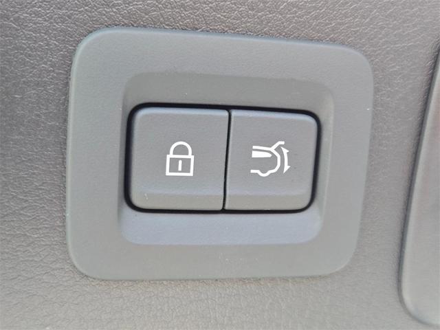 Photo of 2025 Rhodium White Premium Mazda CX-90
