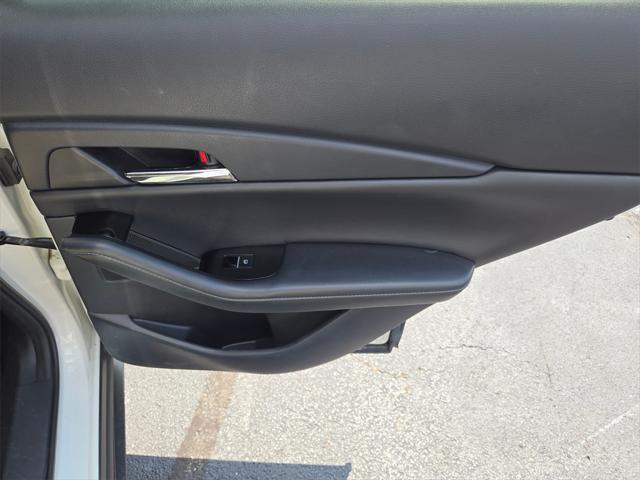 Photo of 2022 Snowflake White Pearl Mica Mazda CX-30