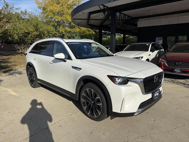 Photo of 2024 Rhodium White Premium Mazda CX-90 PHEV