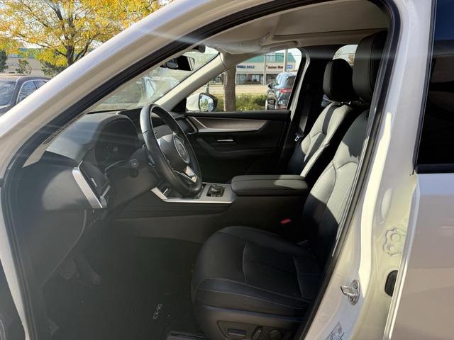 Photo of 2024 Rhodium White Premium Mazda CX-90 PHEV