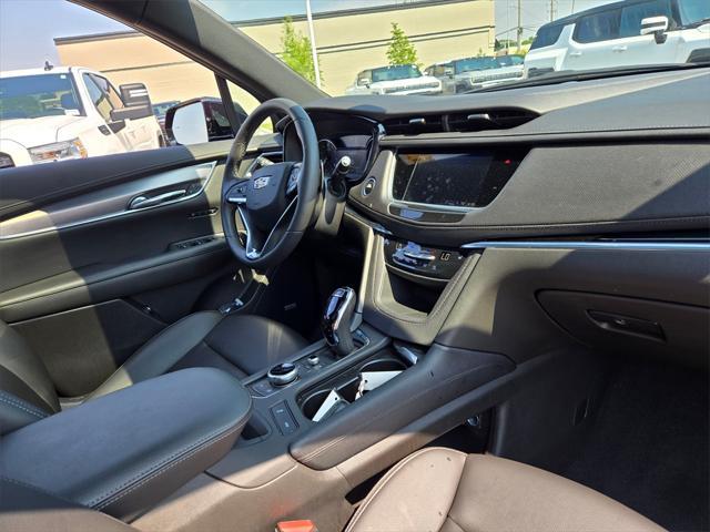 Photo of 2023 Stellar Black Metallic Cadillac XT6