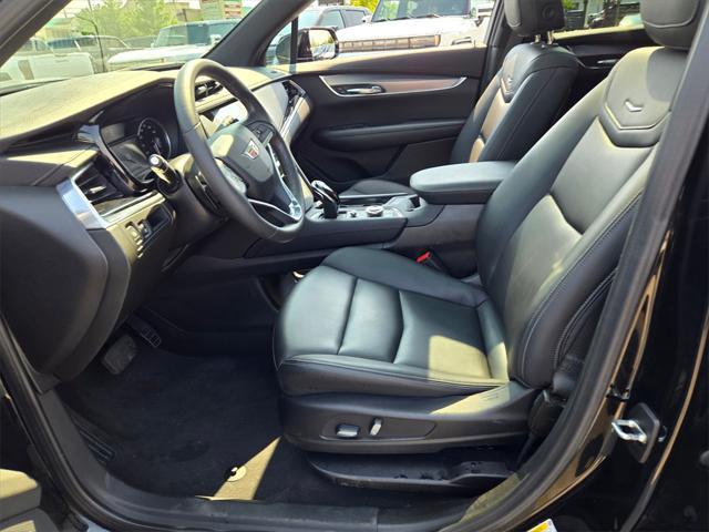 Photo of 2023 Stellar Black Metallic Cadillac XT6