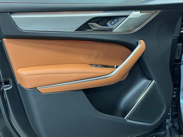 Photo of 2025 Gray Jaguar F-PACE