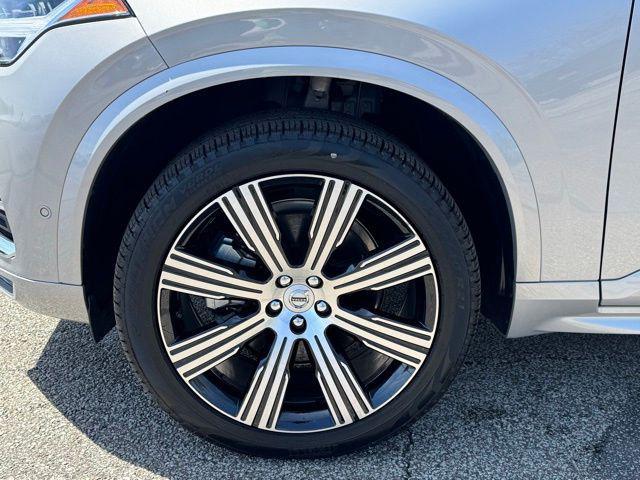 Photo of 2024 Silver Dawn Metallic Volvo XC90