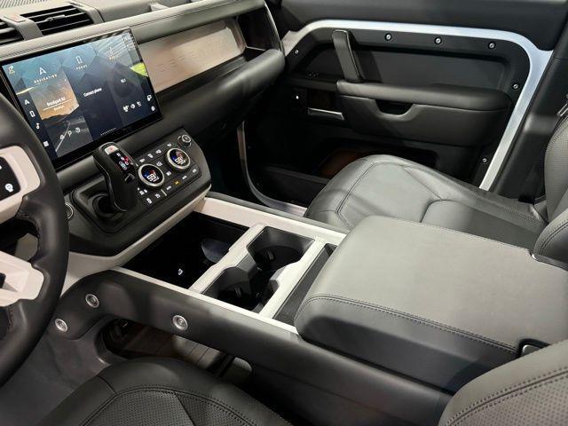 Photo of 2025 Fuji White Land Rover Defender