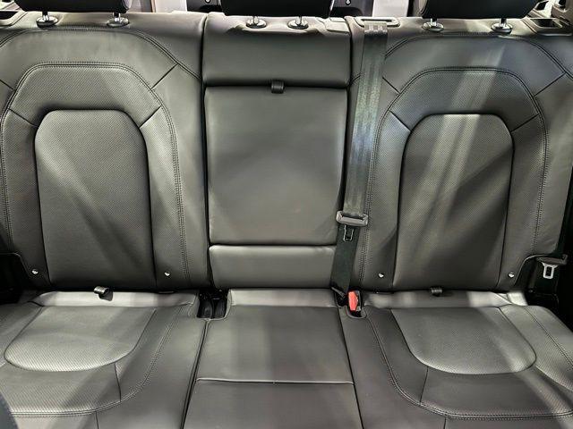 Photo of 2025 Fuji White Land Rover Defender