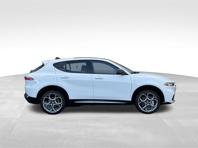 Photo of 2024 White Alfa Romeo Tonale