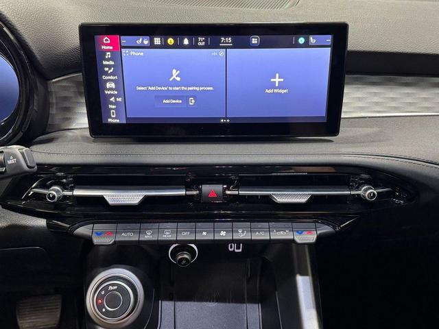 Photo of 2024 White Alfa Romeo Tonale