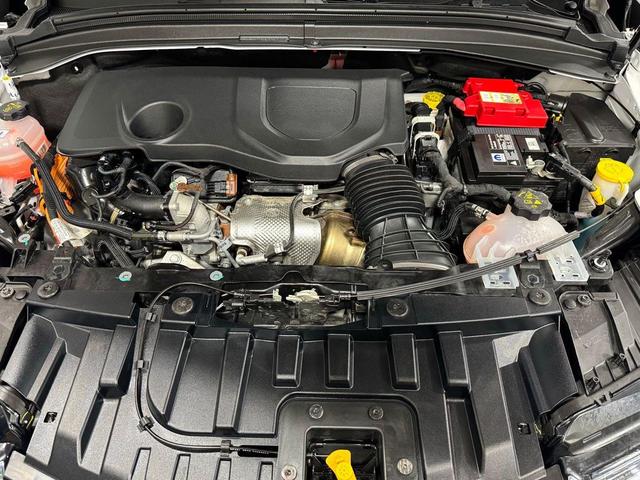 Photo of 2024 White Alfa Romeo Tonale