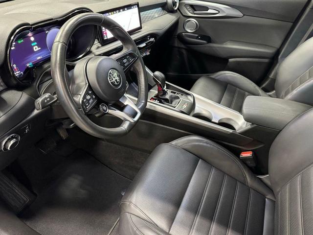Photo of 2024 White Alfa Romeo Tonale