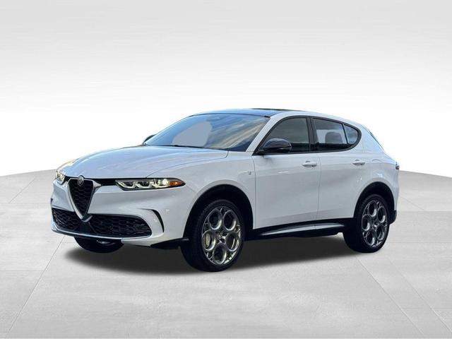 Photo of 2024 White Alfa Romeo Tonale