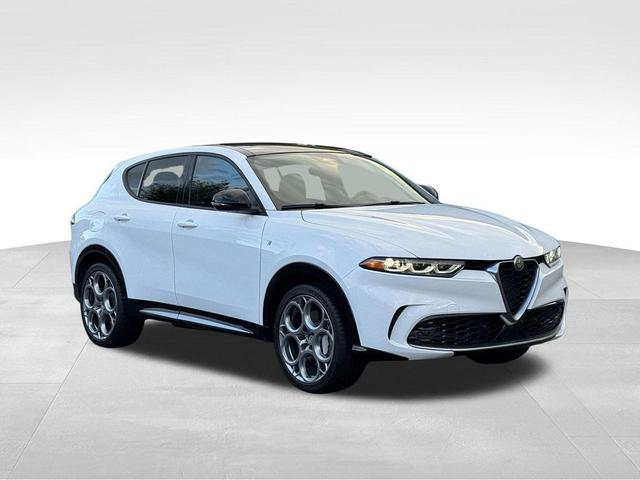 Photo of 2024 White Alfa Romeo Tonale