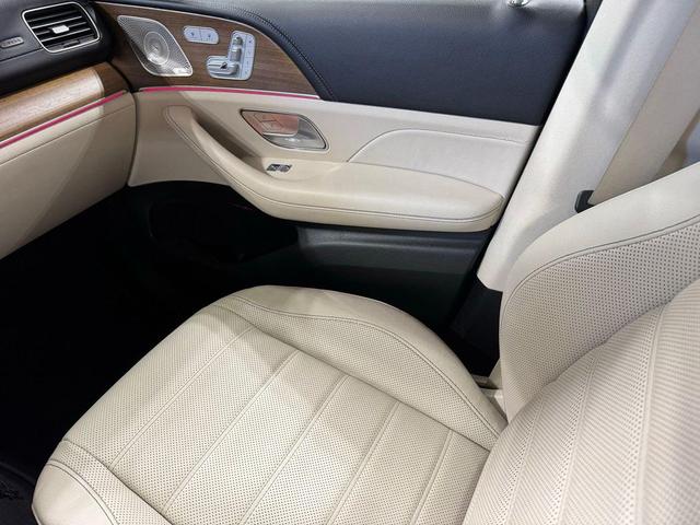 Photo of 2021 Obsidian Black Mercedes-Benz GLS 580