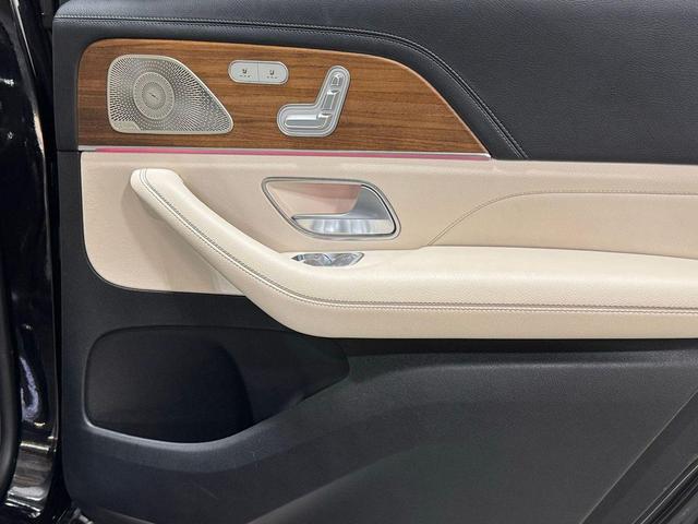 Photo of 2021 Obsidian Black Mercedes-Benz GLS 580