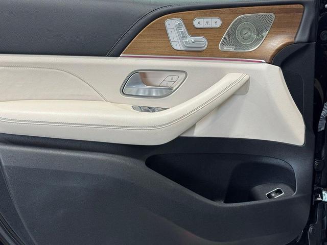 Photo of 2021 Obsidian Black Mercedes-Benz GLS 580
