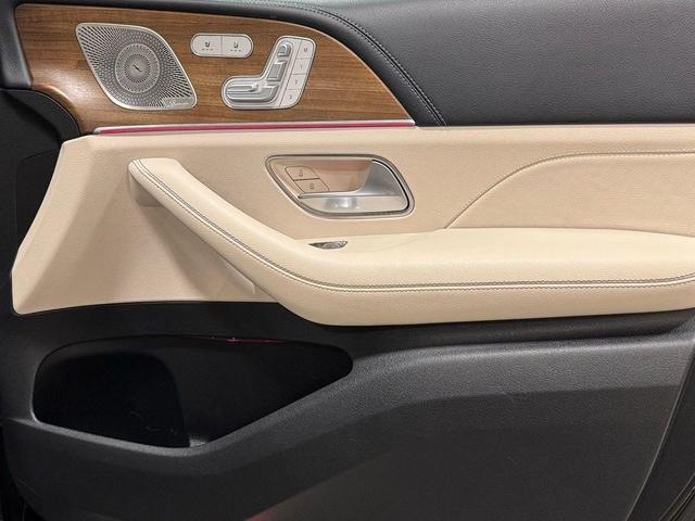 Photo of 2021 Obsidian Black Mercedes-Benz GLS 580