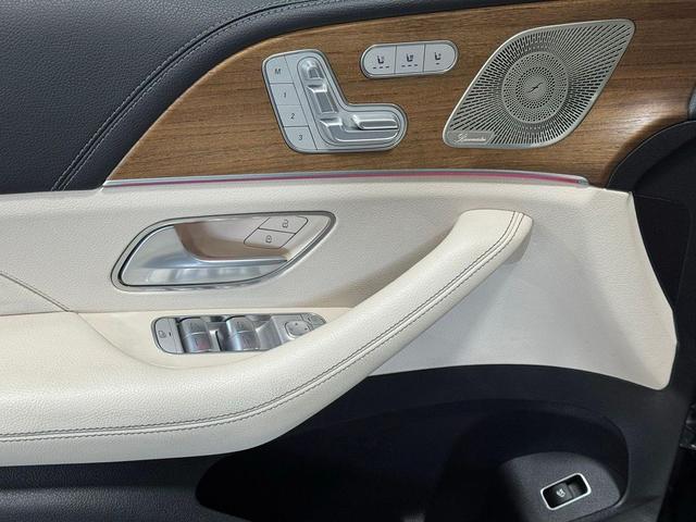 Photo of 2021 Obsidian Black Mercedes-Benz GLS 580