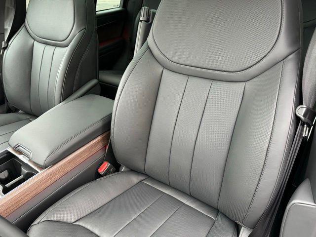 Photo of 2025 Black Land Rover Range Rover