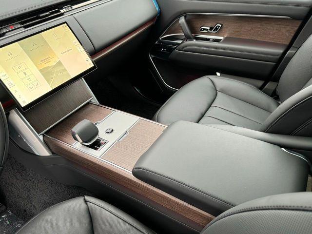 Photo of 2025 Black Land Rover Range Rover