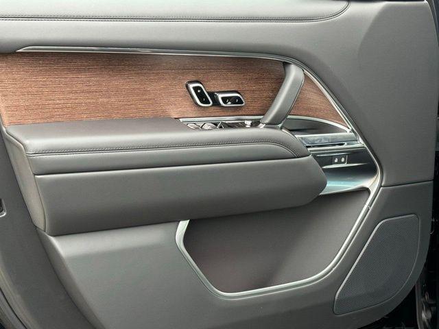Photo of 2025 Black Land Rover Range Rover
