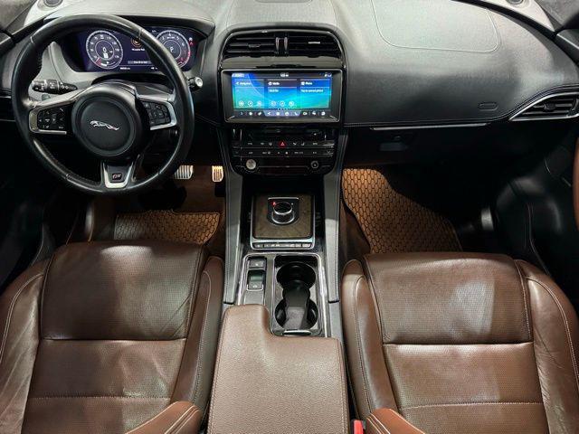 Photo of 2019 Indus Silver Metallic Jaguar F-PACE