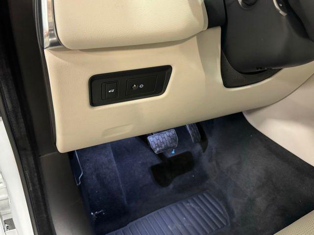 Photo of 2025 Fuji White Jaguar F-PACE