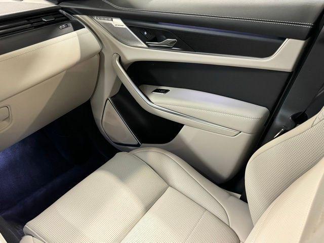 Photo of 2025 Fuji White Jaguar F-PACE