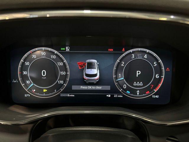 Photo of 2025 Fuji White Jaguar F-PACE