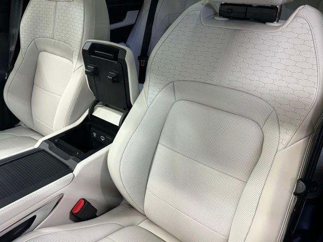 Photo of 2025 Fuji White Jaguar F-PACE