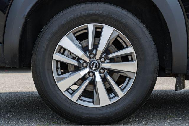 Photo of 2023 Super Black Nissan Pathfinder