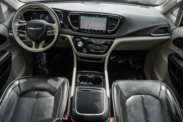 Photo of 2021 Ocean Blue Metallic Chrysler Pacifica Hybrid