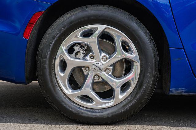 Photo of 2021 Ocean Blue Metallic Chrysler Pacifica Hybrid