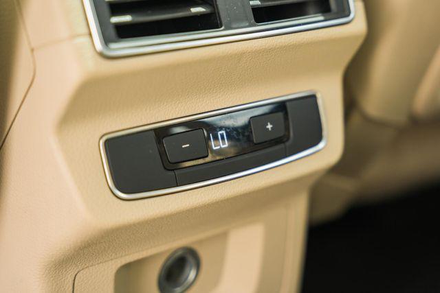 Photo of 2019 Ibis White Audi Q5