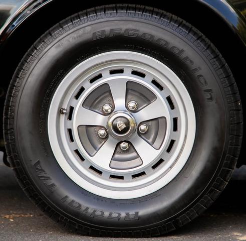 Photo of 1987 Black Jaguar XJ6
