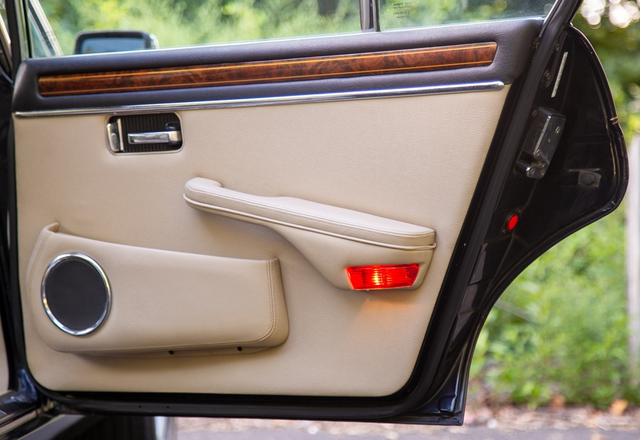 Photo of 1987 Black Jaguar XJ6