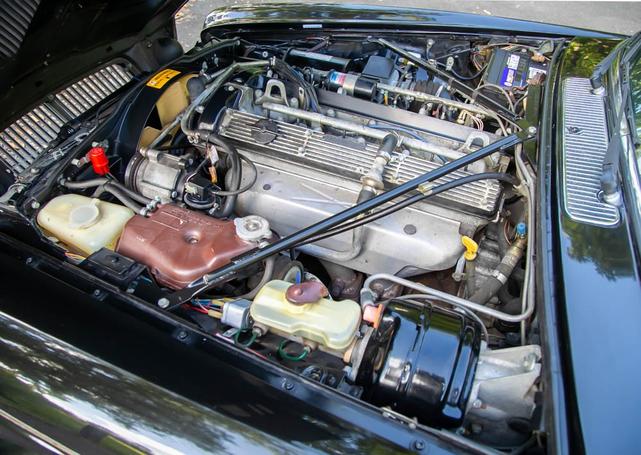 Photo of 1987 Black Jaguar XJ6