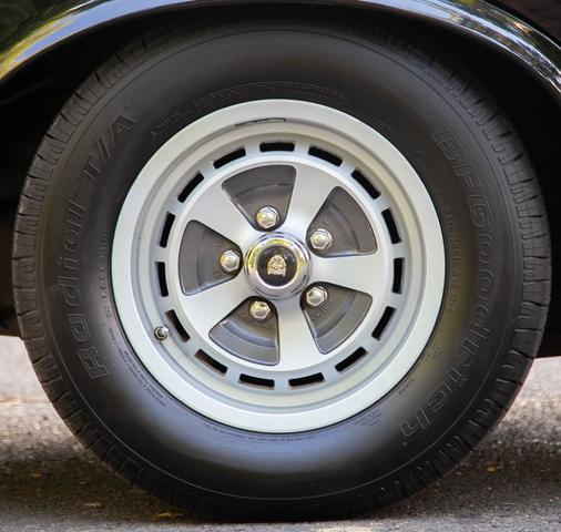 Photo of 1987 Black Jaguar XJ6
