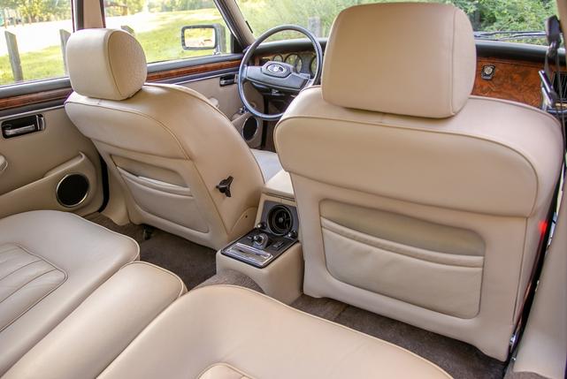 Photo of 1987 Black Jaguar XJ6