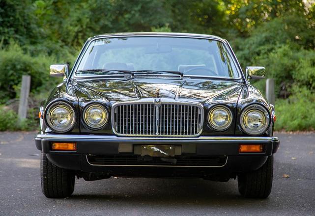 Photo of 1987 Black Jaguar XJ6
