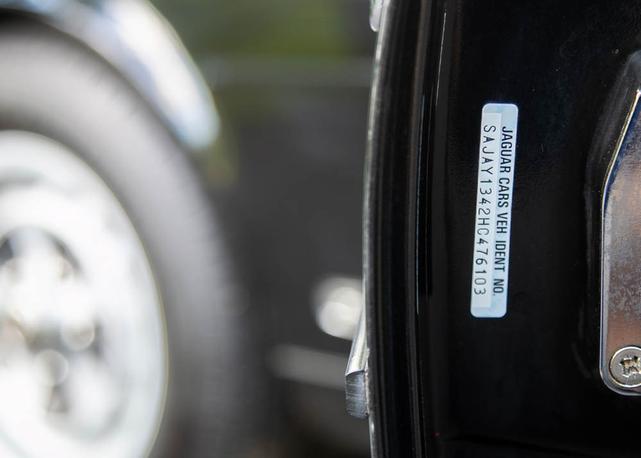 Photo of 1987 Black Jaguar XJ6