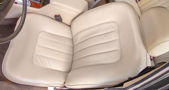 Photo of 1987 Black Jaguar XJ6