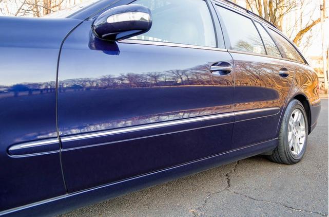 Photo of 2004 Blue Mercedes-Benz E-Class