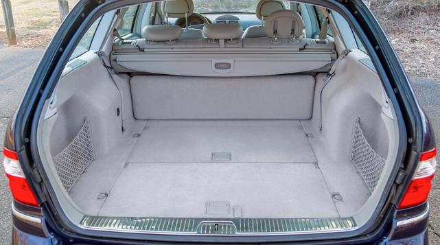 Photo of 2004 Blue Mercedes-Benz E-Class