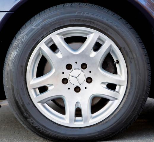 Photo of 2004 Blue Mercedes-Benz E-Class