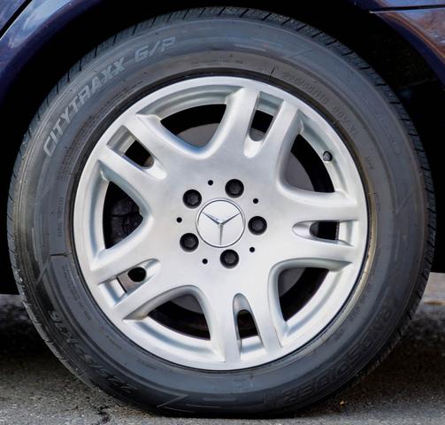 Photo of 2004 Blue Mercedes-Benz E-Class