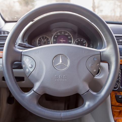 Photo of 2004 Blue Mercedes-Benz E-Class